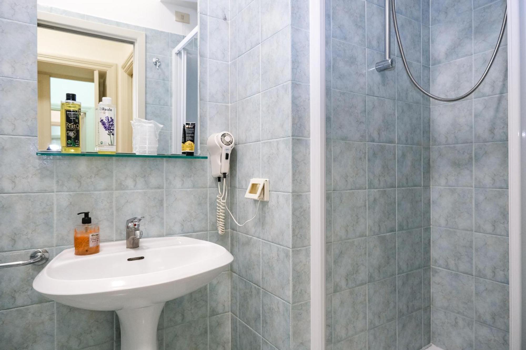 Domus Lilium Apartment Рим Екстериор снимка